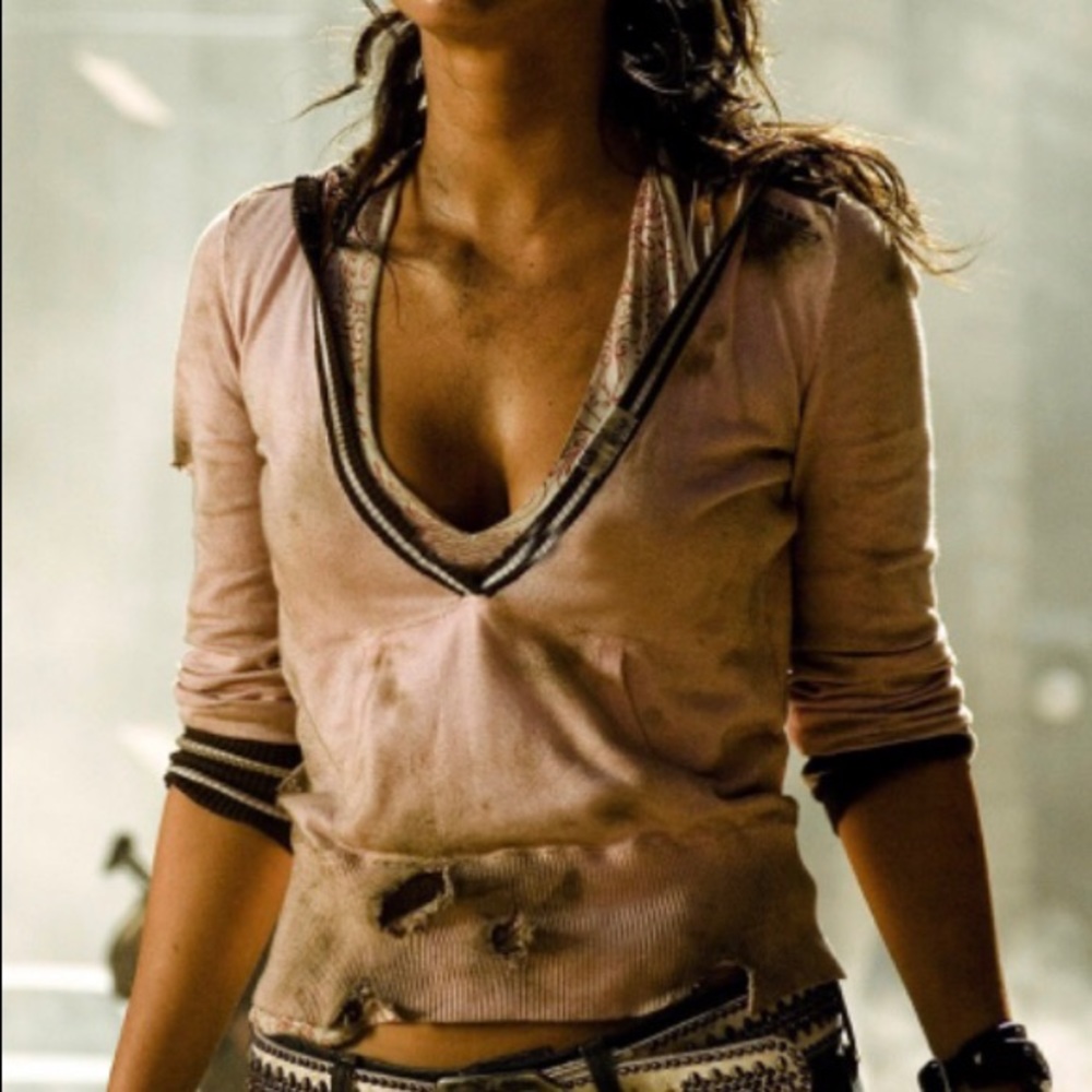 Megan fox sweater from transformers movie - Picture 6 of 6